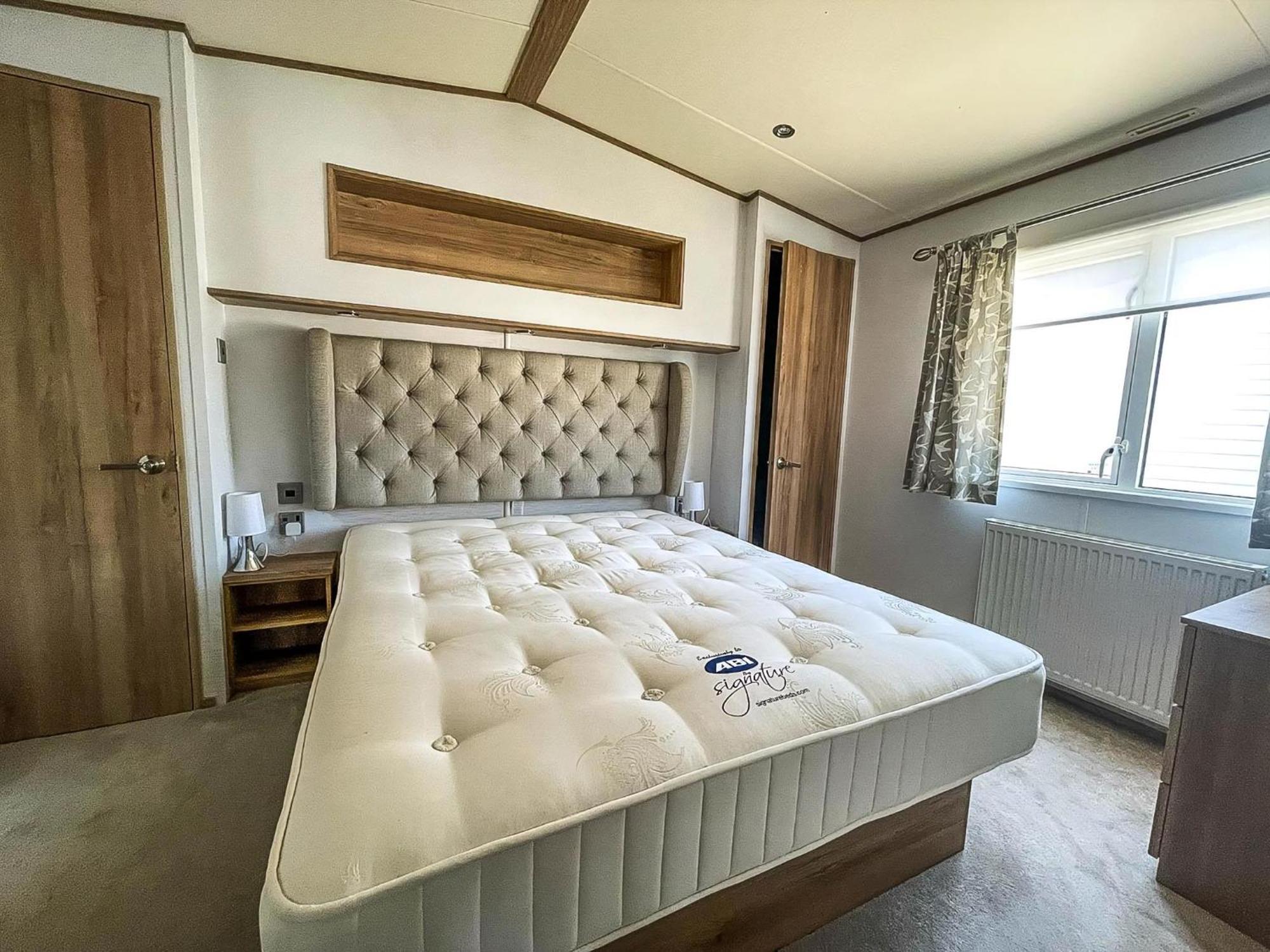 Beautiful Caravan With Decking At Carlton Meres Holiday Park, Suffolk Ref 60022M Saxmundham Exterior photo