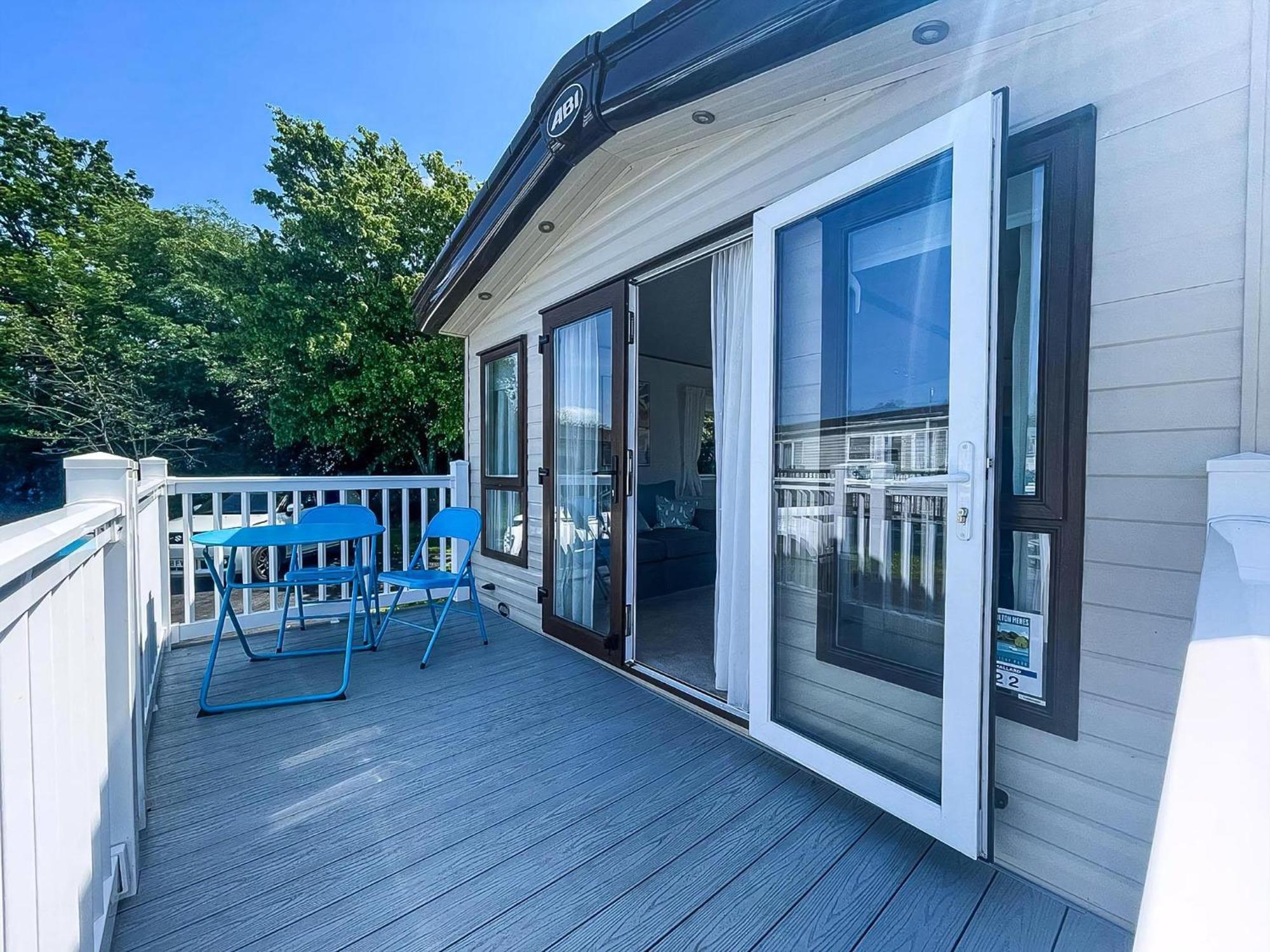 Beautiful Caravan With Decking At Carlton Meres Holiday Park, Suffolk Ref 60022M Saxmundham Exterior photo
