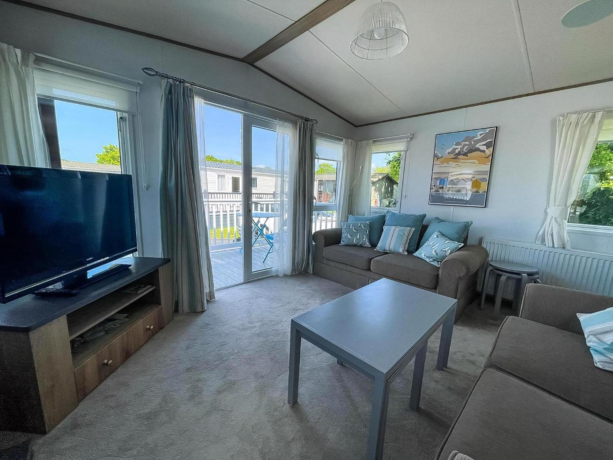 Beautiful Caravan With Decking At Carlton Meres Holiday Park, Suffolk Ref 60022M Saxmundham Exterior photo